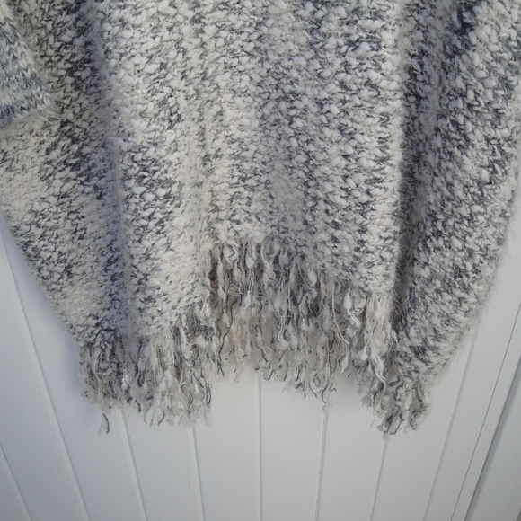 Umgee Chic Fuzzy Oversized Sweater - Picture 4 of 5